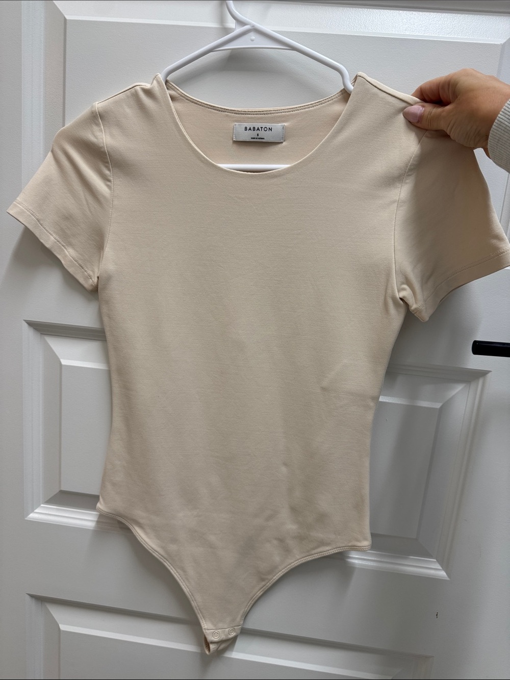 Aritzia Babaton Cream Short Sleeve Bodysuit - Soft Fitted Tee